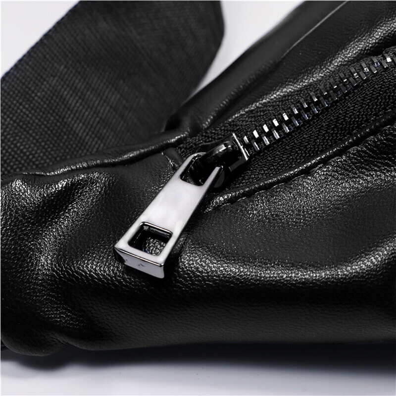 กระเป๋าคาดอก Giordano Chest Bag GIORDANO Online Store GIORDANO