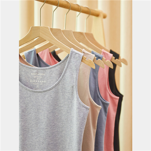 Solid color slim crewneck stretch sleeveless tee