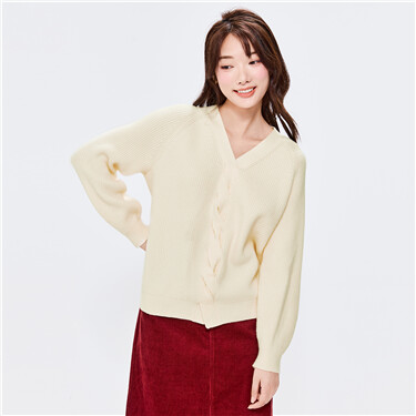Thick cable-knit v-neck loose cardigan