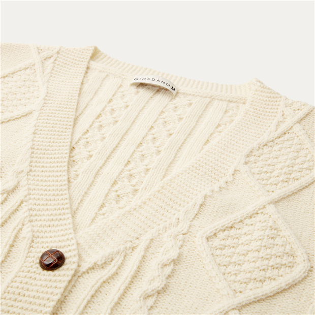 V-neck cable knit button-front sweater vest | GIORDANO