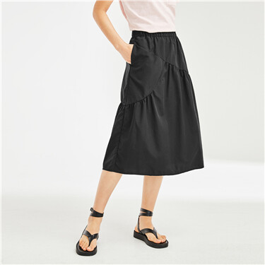 Asymmetrical pleated elastic waist skirt