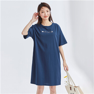 Letter embroidery loose short-sleeve dress