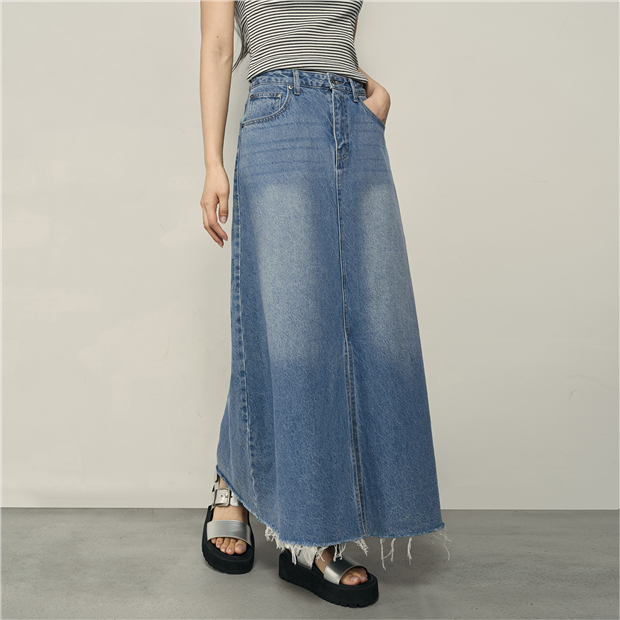 100% Cotton mid slit five-pocket denim skirt | GIORDANO Online Store