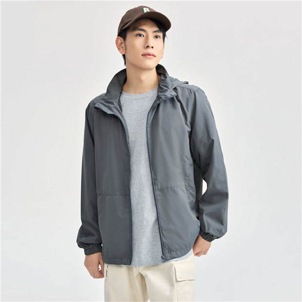 Mesh lining hide-able hooded windbreaker | GIORDANO Online Store