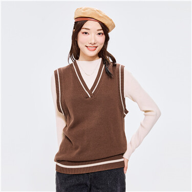 Contrast color v-neck cotton knit vest