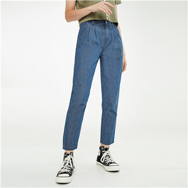 Pleated mid-rise ankle-length jeans