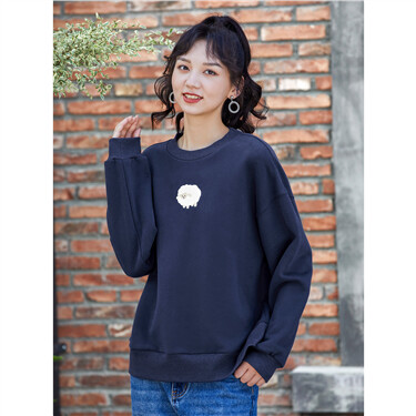 Sheep embroidery fleece-lined sweatshirt