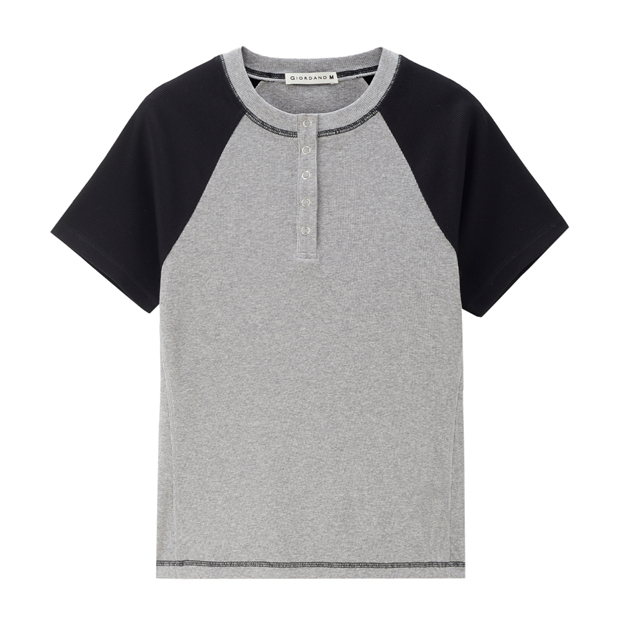 Henley neck two-tone raglan sleeve tee | GIORDANO Online Store