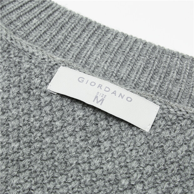 Cable-knit v-neck sleeveless sweater | GIORDANO Online Store
