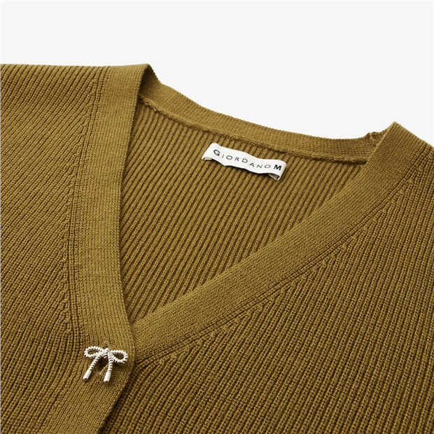 V-neck bowknot button closure knit vest | GIORDANO Online Store